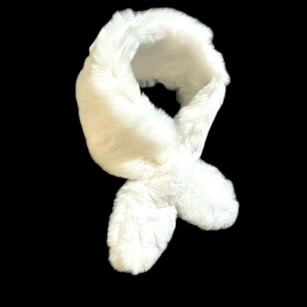 Plush White Faux Fur Neck Wrap NEW